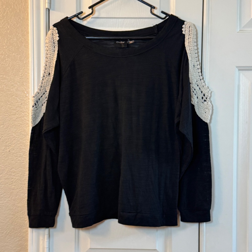Cliche Black Cold Shoulder Long Sleeve Knit Top, Crochet Accent, Womens Sz M